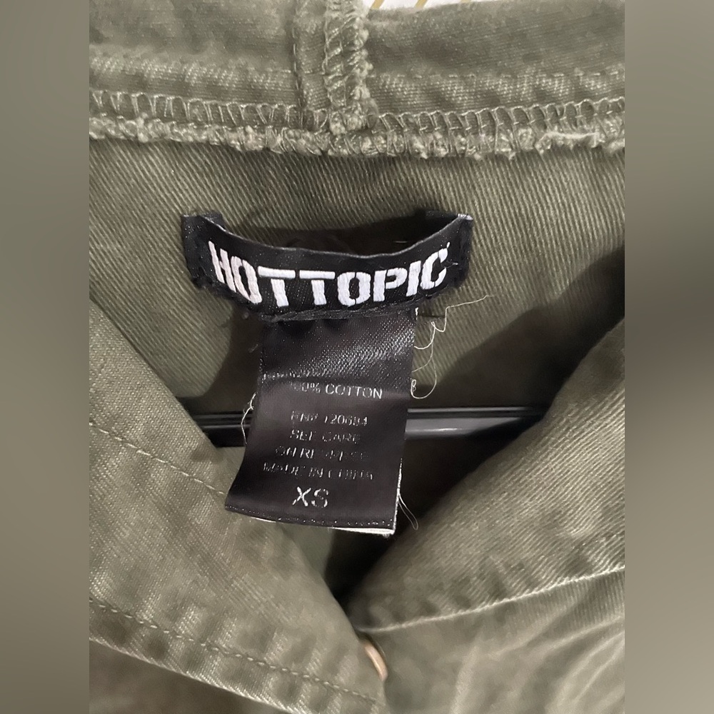Hot Topic Skull Jacket - Picture 5 of 7